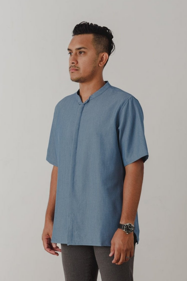 AR-010 Viscose Peak Fold Collar with Curved Hem Shirt